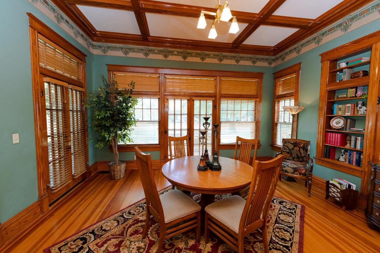 Hotel Captain Henderson House Arkadelphia Esterno foto
