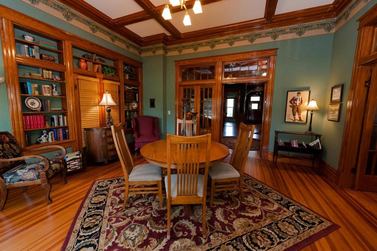 Hotel Captain Henderson House Arkadelphia Esterno foto